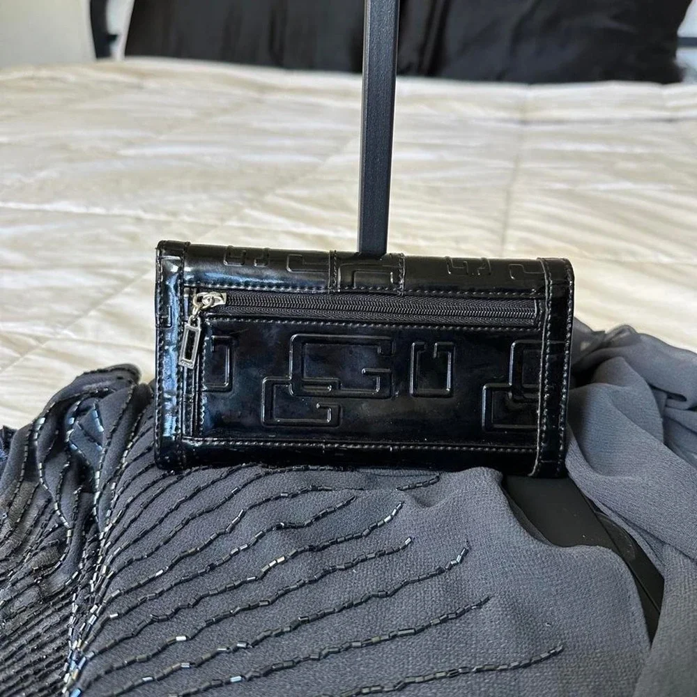 Guess black patent leather zip wallet rhinestone logo buckle y2k vintage grunge